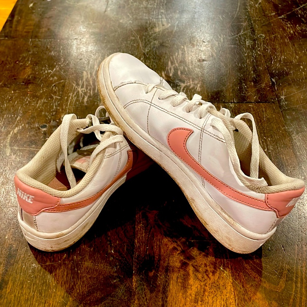 Nike women’s pink royal court 2 low sneakers